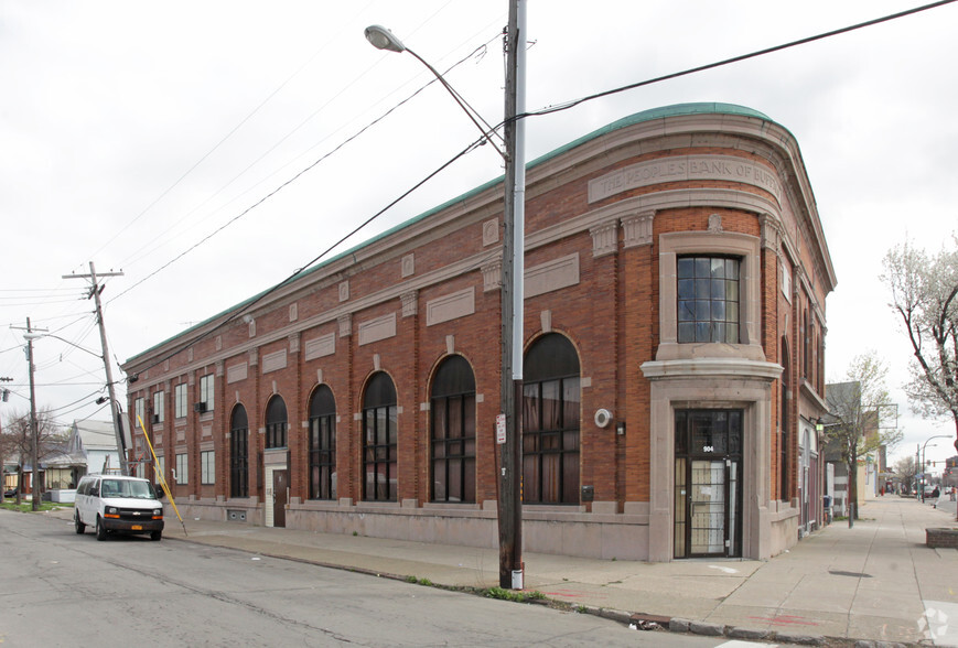 904-908 Broadway St, Buffalo, NY for sale - Primary Photo - Image 1 of 2