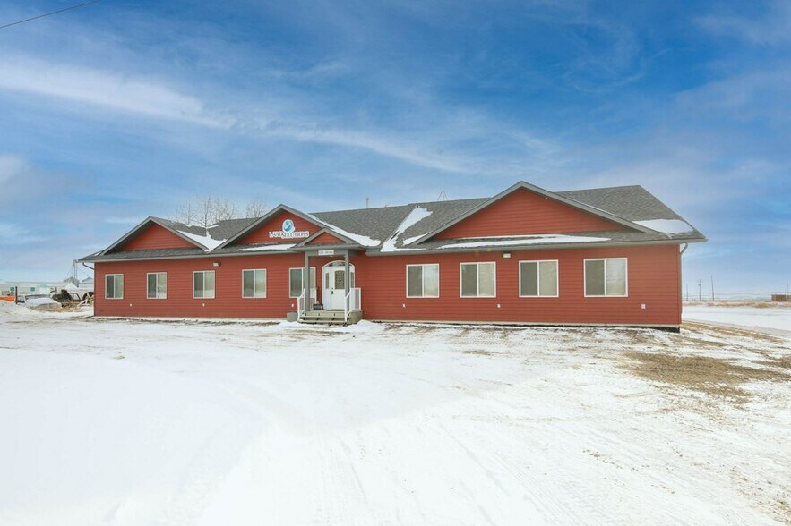 5209 49A Ave, Bentley, AB T0C 0J0