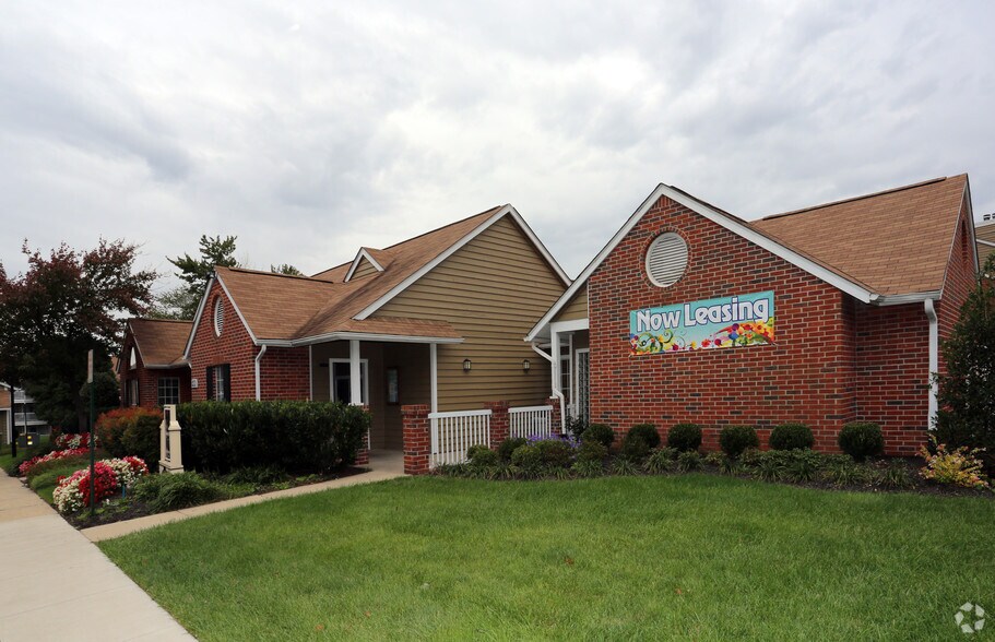 3408 Hampton Hollow Dr, Silver Spring, MD for sale - Building Photo - Image 1 of 1