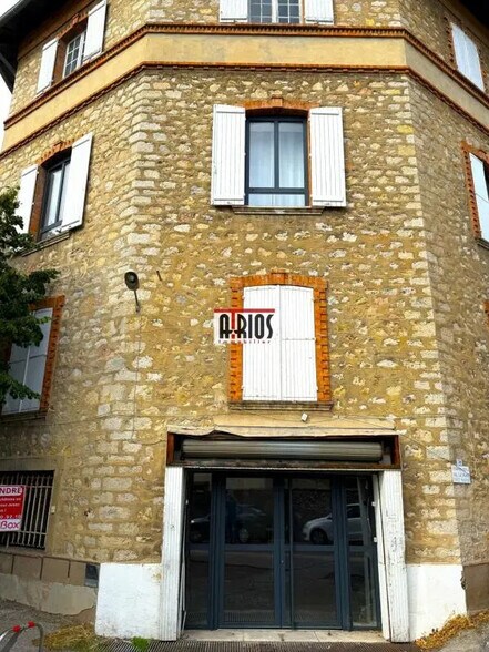 Flex in Toulon for lease - Building Photo - Image 1 of 20