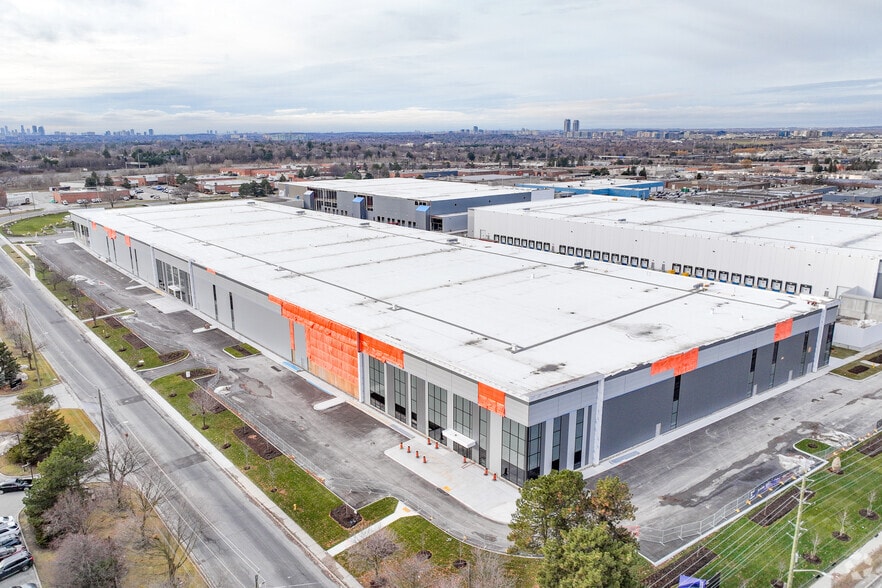 1 Steelcase Rd W, Markham, ON for lease - Building Photo - Image 3 of 4