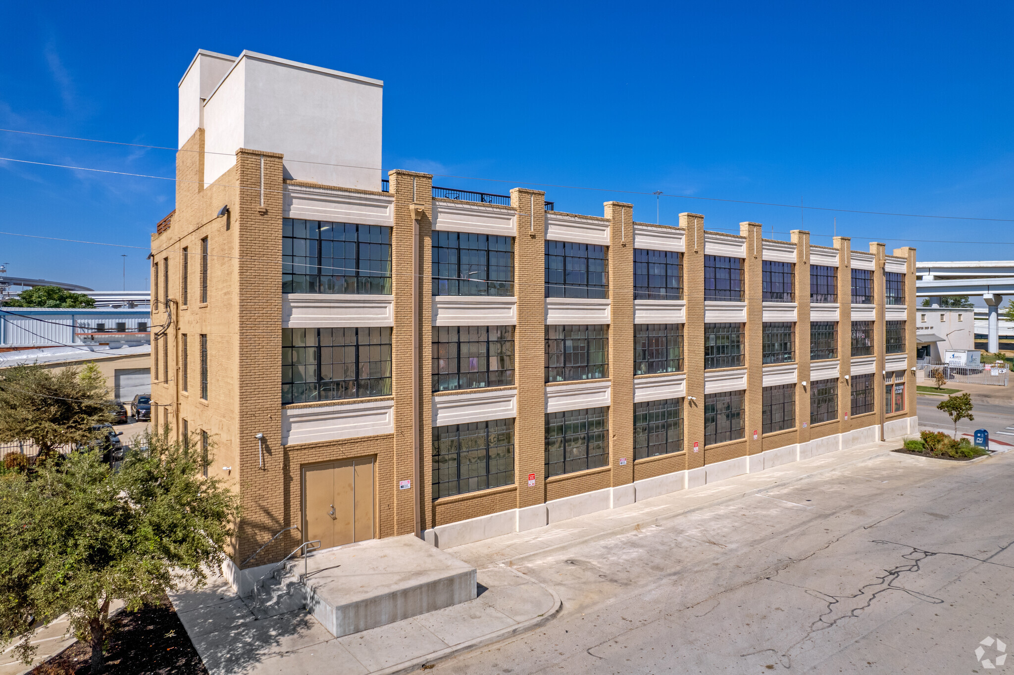 1212 E Lancaster Ave, Fort Worth, TX for lease Building Photo- Image 1 of 18