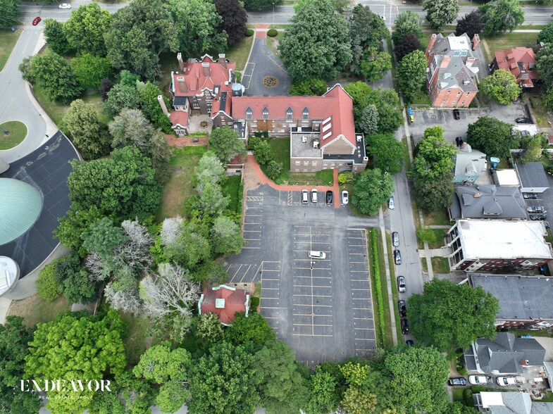 693 East Ave, Rochester, NY for lease - Building Photo - Image 3 of 4