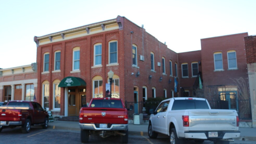 215 Broadway St, Cottonwood Falls, KS 66845