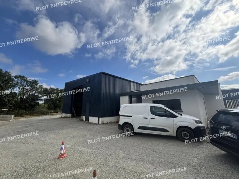 Flex in Puceul for sale - Building Photo - Image 1 of 8