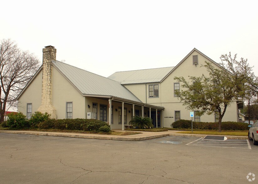 303 W Sunset Rd, San Antonio, TX 78209