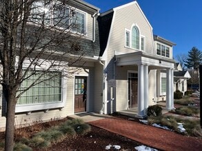 1-3 Brick Walk Ln, Farmington, CT for lease Interior Photo- Image 2 of 4