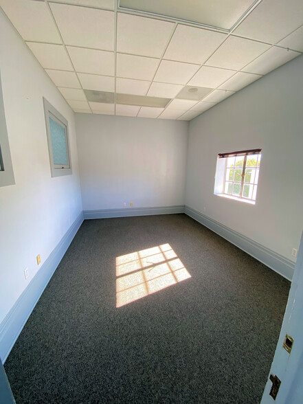 111-115 N State St, Ukiah, CA for lease - Interior Photo - Image 2 of 4