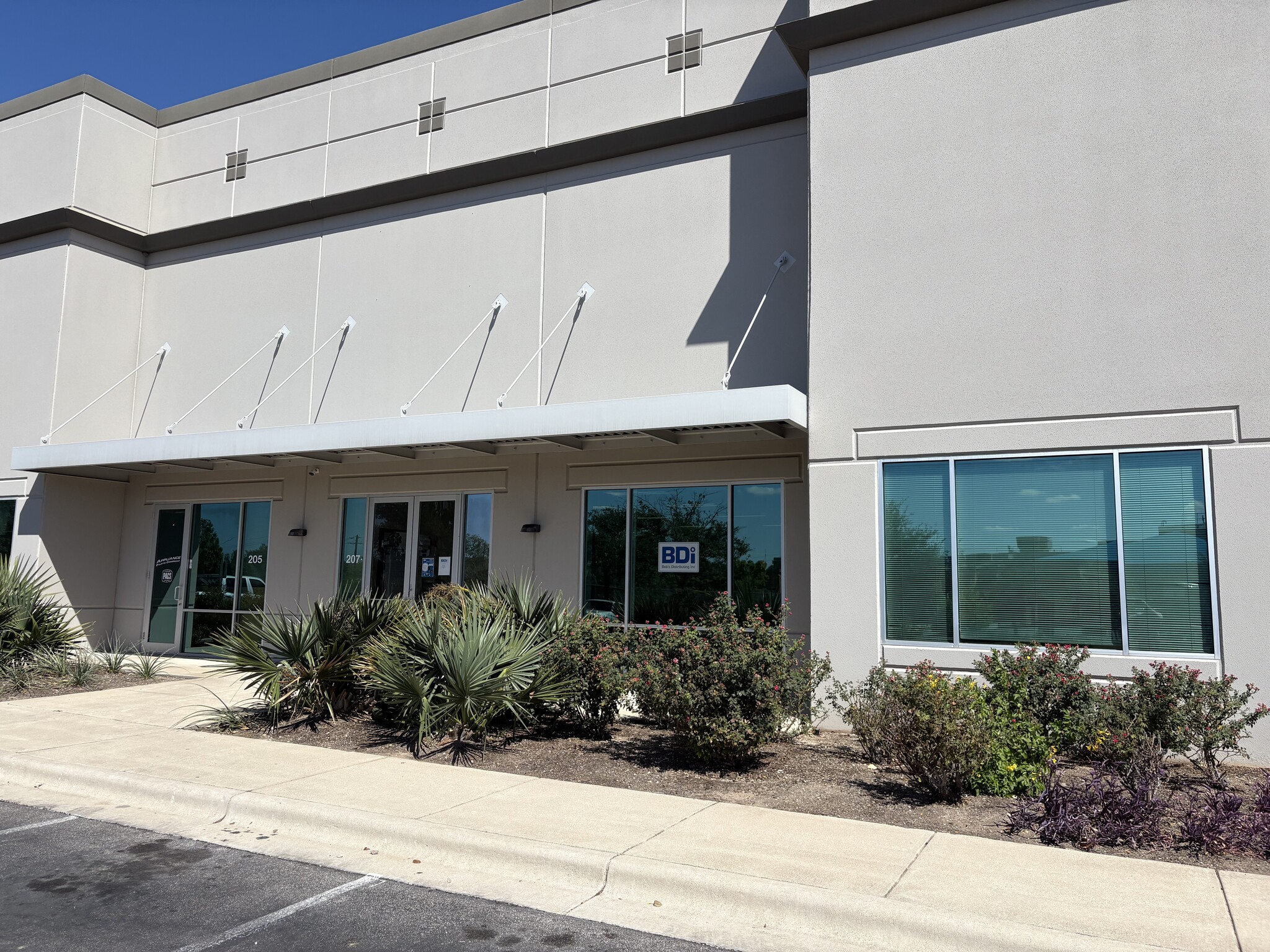 2301 E St Elmo Rd, Austin, TX for lease Building Photo- Image 1 of 14