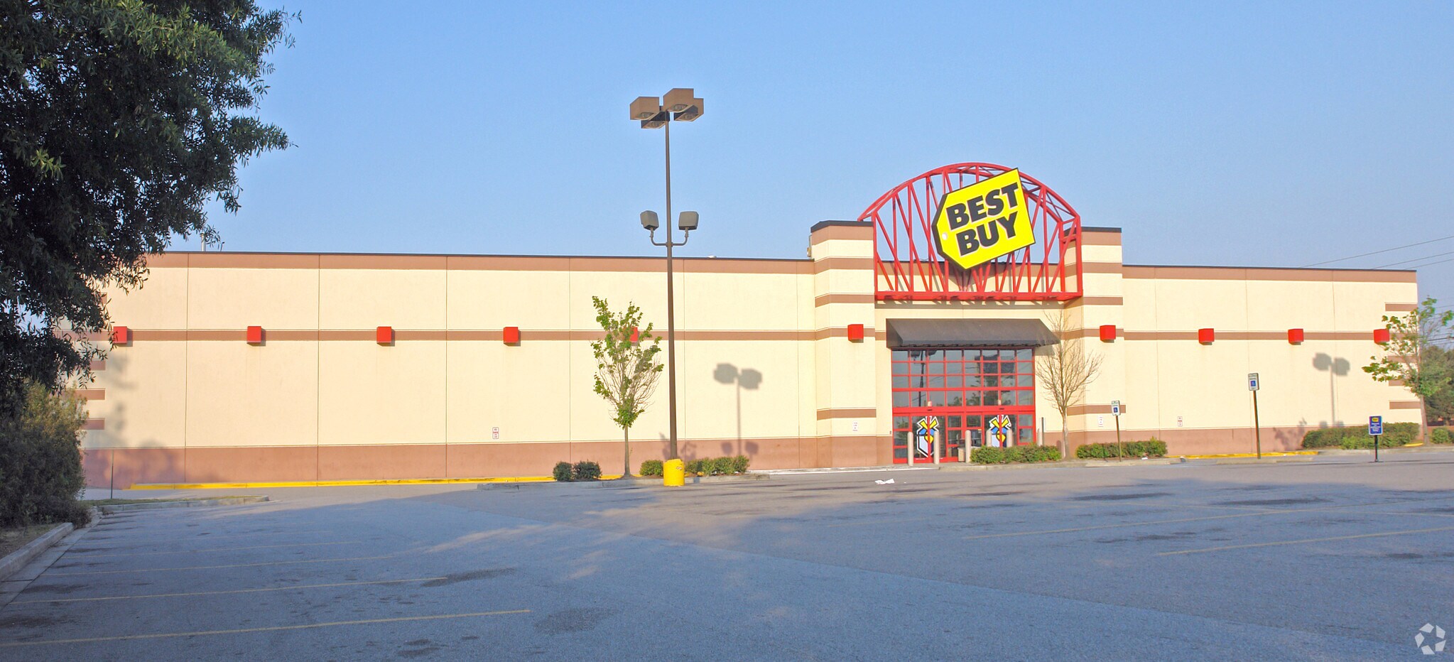 7006 Two Notch Rd, Columbia, SC for sale Primary Photo- Image 1 of 1