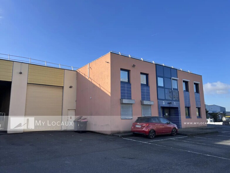 Flex in Argenteuil for lease - Building Photo - Image 2 of 6