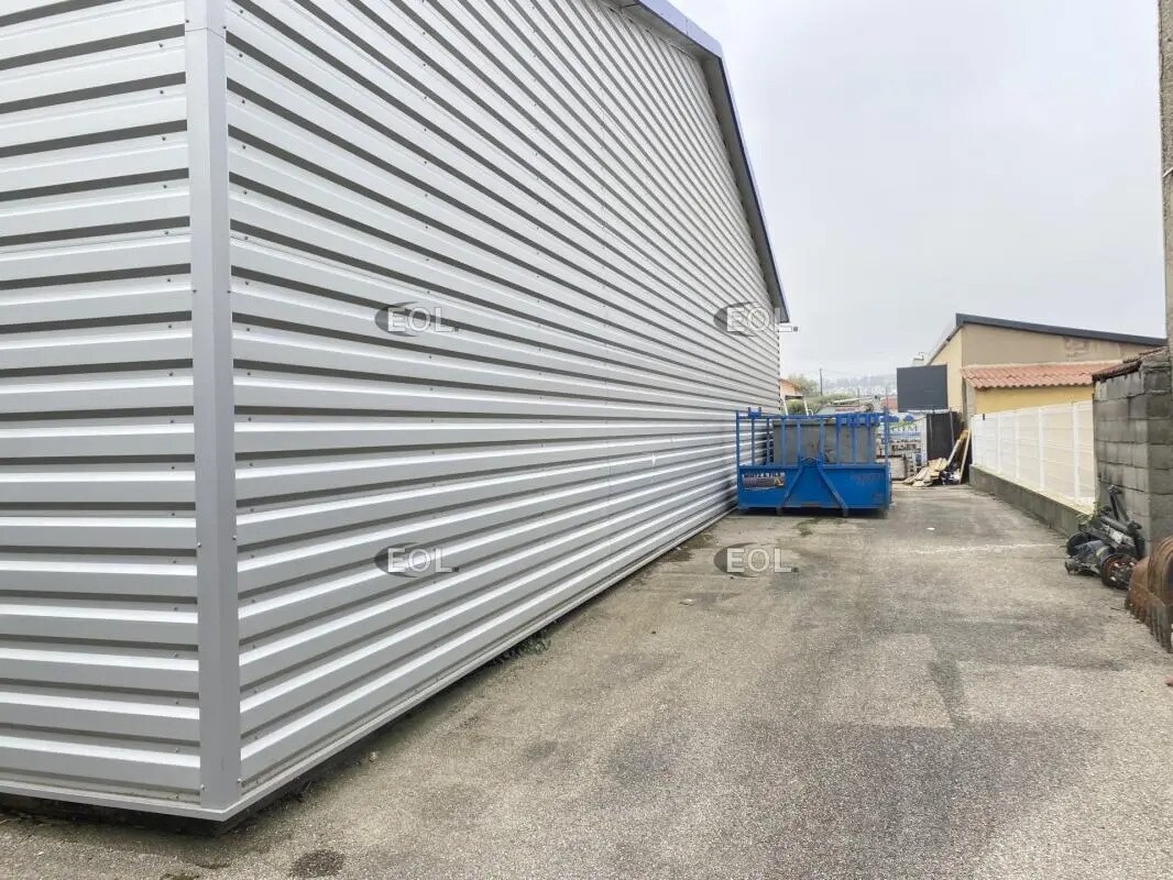 Flex in Irigny for lease Building Photo- Image 1 of 13