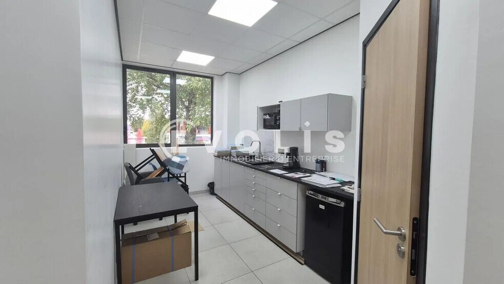 Office in Serris for lease - Interior Photo - Image 3 of 4