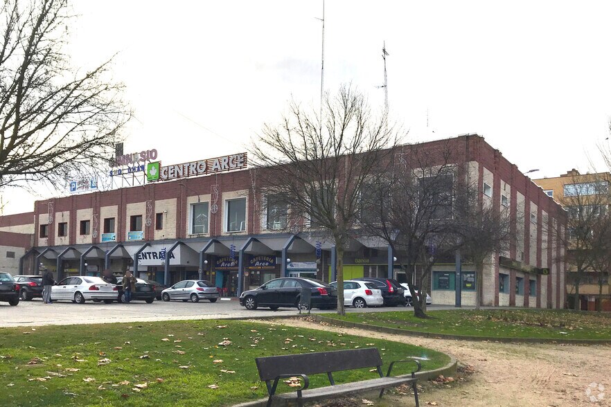 Calle Cid Campeador, 7, Móstoles, Madrid for lease - Building Photo - Image 2 of 2