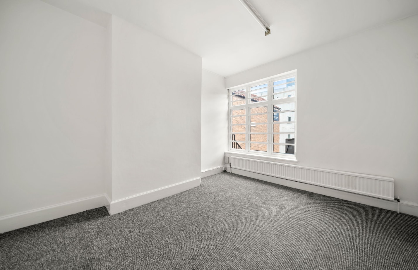 31 Station Rd, Cheadle for lease Interior Photo- Image 1 of 2