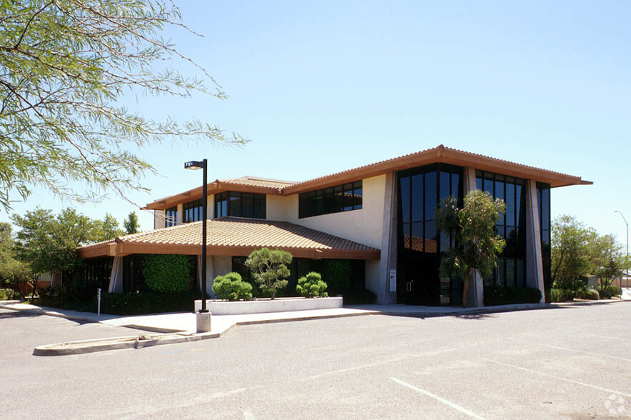 2610 E University Dr, Mesa, AZ for lease - Building Photo - Image 1 of 2