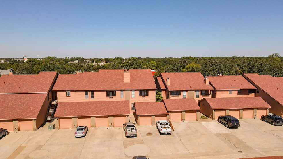 1305 W Villa Maria Rd, Bryan, TX for sale - Building Photo - Image 2 of 15