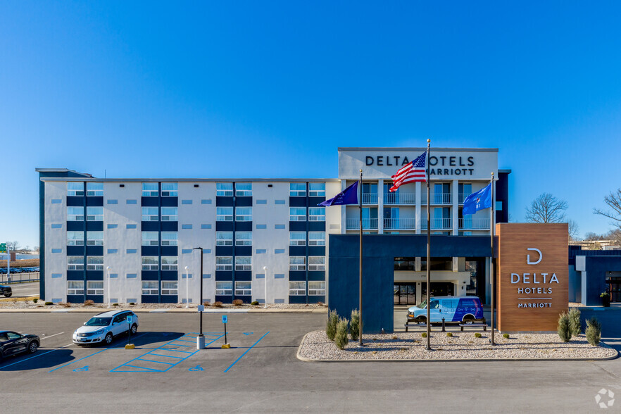 2750 Ramada Way, Green Bay, WI for lease - Building Photo - Image 3 of 4