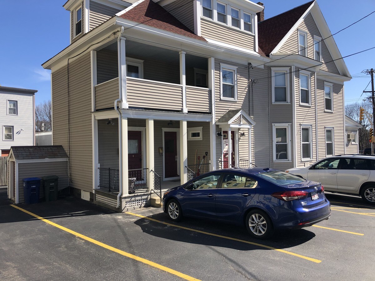 6 N Main St, Leominster, MA 01453