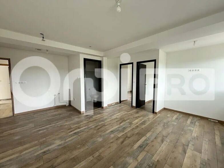 Office in Le Havre for lease - Interior Photo - Image 3 of 6