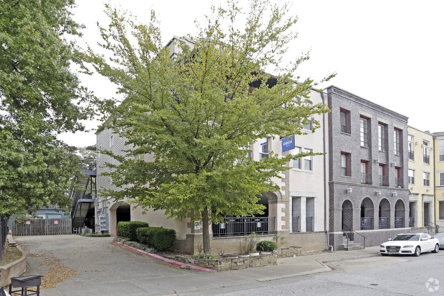 320 N Rollston Ave, Fayetteville, AR for lease - Building Photo - Image 2 of 3