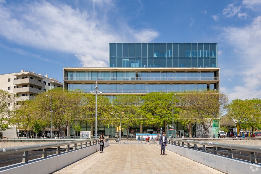 Avinguda Metro, 16, L'Hospitalet de Llobregat, Barcelona for lease - Primary Photo - Image 1 of 4