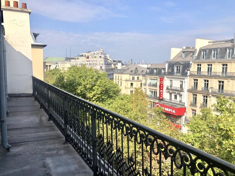 Office in Paris for lease - Building Photo - Image 1 of 15