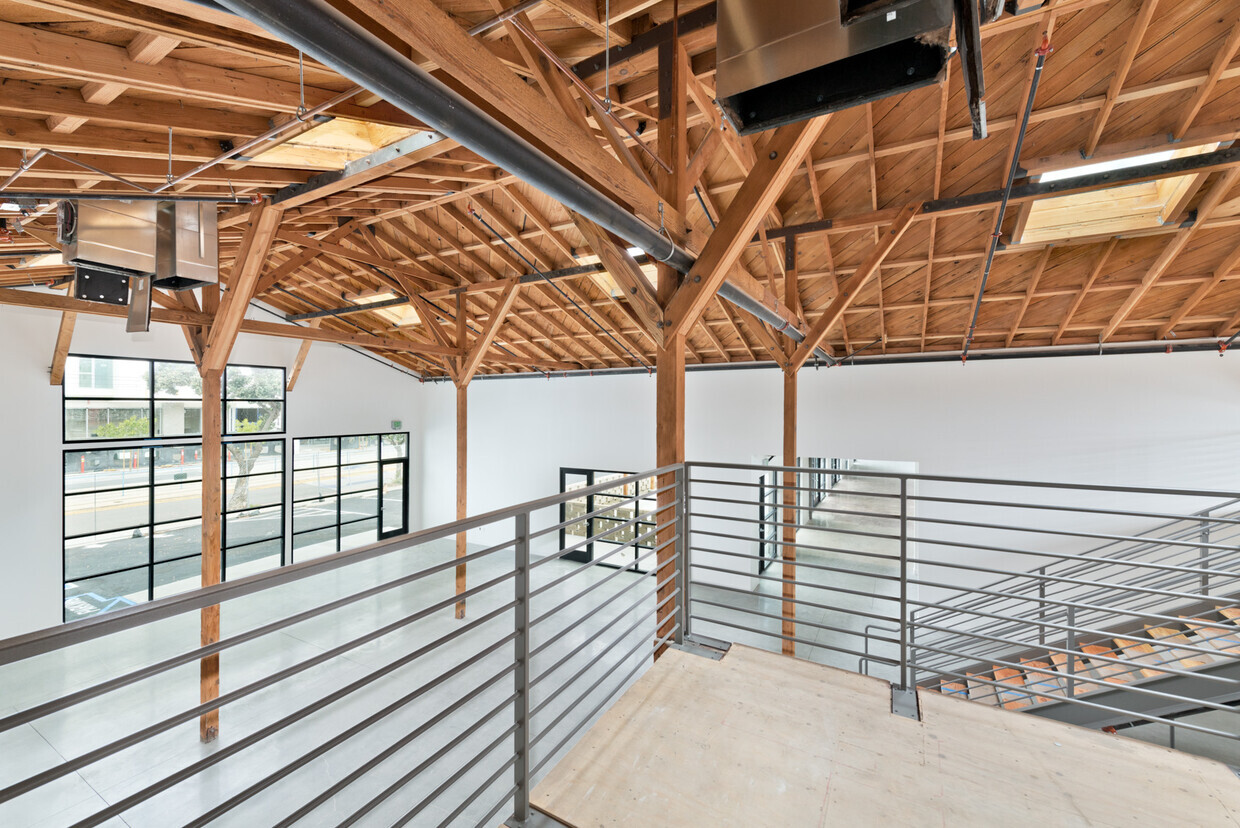 1600 Lincoln Blvd, Santa Monica, CA for lease Building Photo- Image 1 of 11