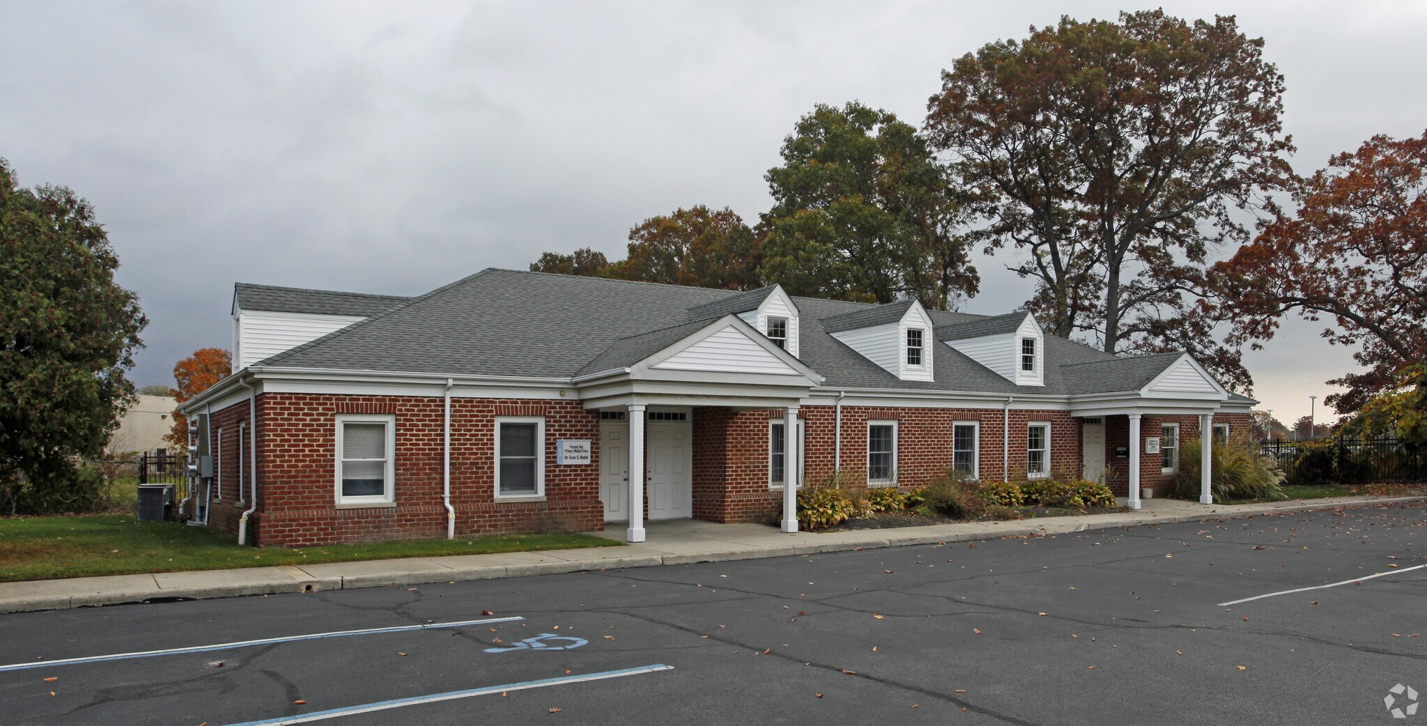 1149 Old Country Rd, Riverhead, NY for sale Primary Photo- Image 1 of 1