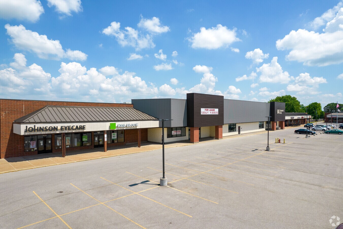 2820 W Locust St, Davenport, IA 52804 Valley Fair Shopping Center