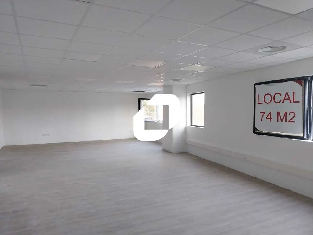 Office in Fabrègues for lease Interior Photo- Image 1 of 5