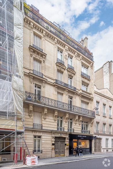 Rue D'Amsterdam, Paris for sale - Building Photo - Image 2 of 3