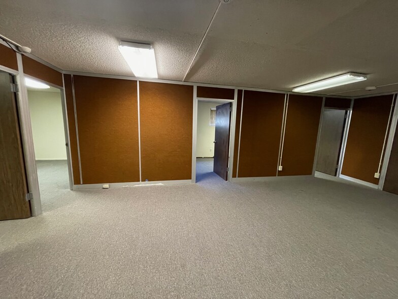 3680 Grant Dr, Reno, NV for lease - Interior Photo - Image 2 of 5