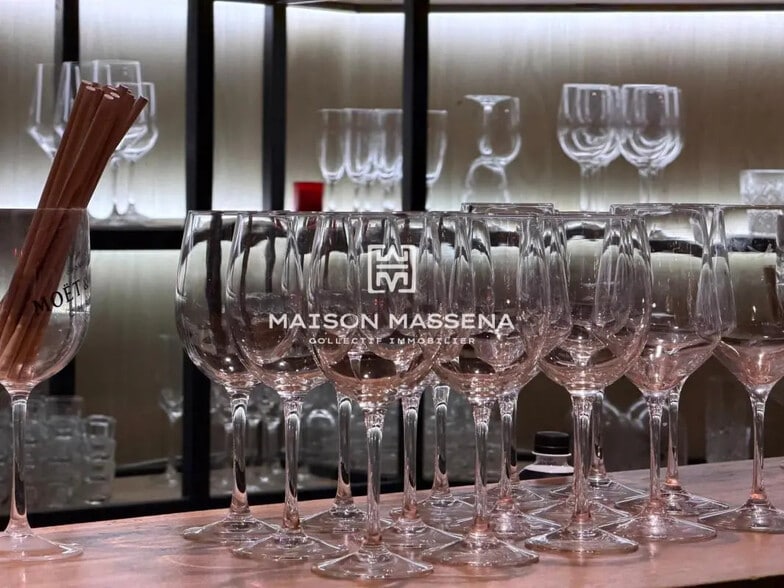 Retail in Nice for sale - Building Photo - Image 1 of 6