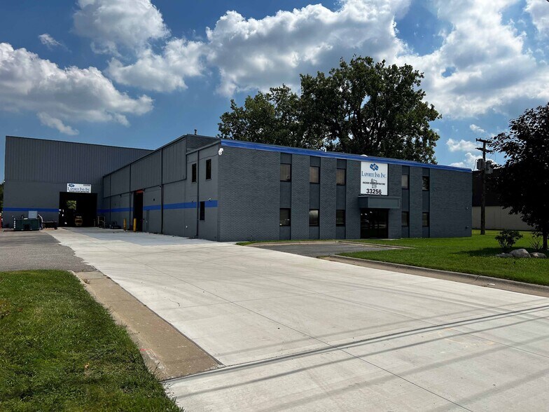 33256 Kelly Rd, Clinton Township, MI for sale - Building Photo - Image 1 of 1