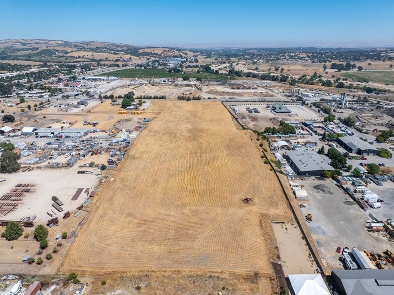 Volpi Ysabel Rd, Paso Robles, CA for sale - Building Photo - Image 3 of 15