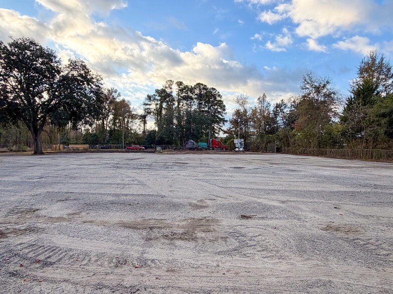 3749 Ashley Phosphate Rd, North Charleston, SC for lease - Building Photo - Image 2 of 8
