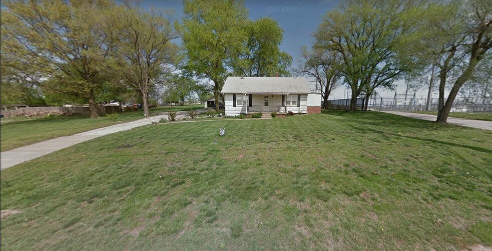 9746 Parallel Pky, Kansas City, KS for sale - Building Photo - Image 1 of 7