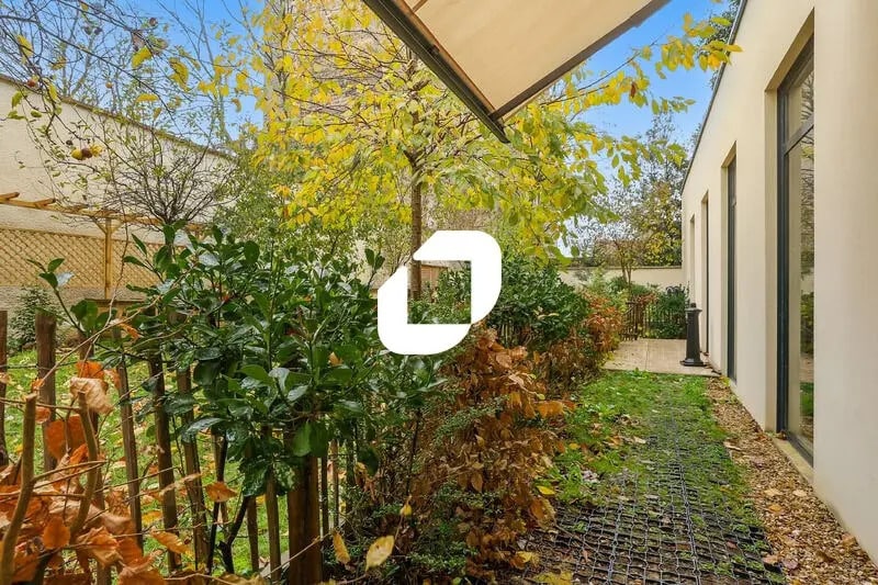 Office in Montrouge for sale - Building Photo - Image 1 of 15