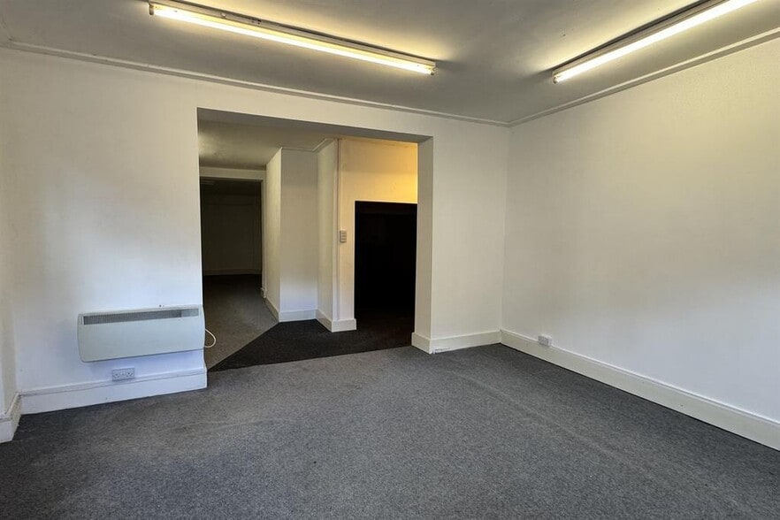 76 Station Rd, Gateshead for lease - Building Photo - Image 2 of 7