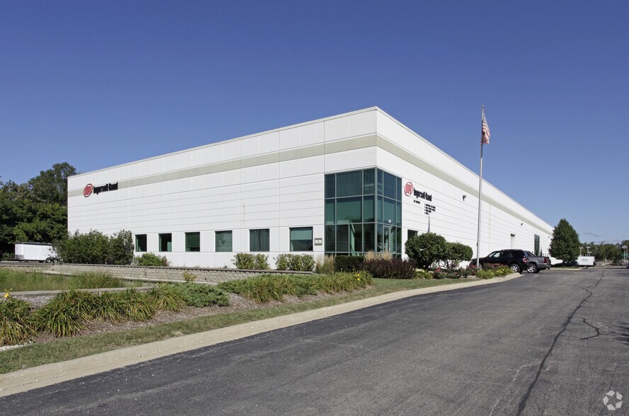 131-137 W Diversey Ave, Elmhurst, IL for sale - Primary Photo - Image 1 of 1