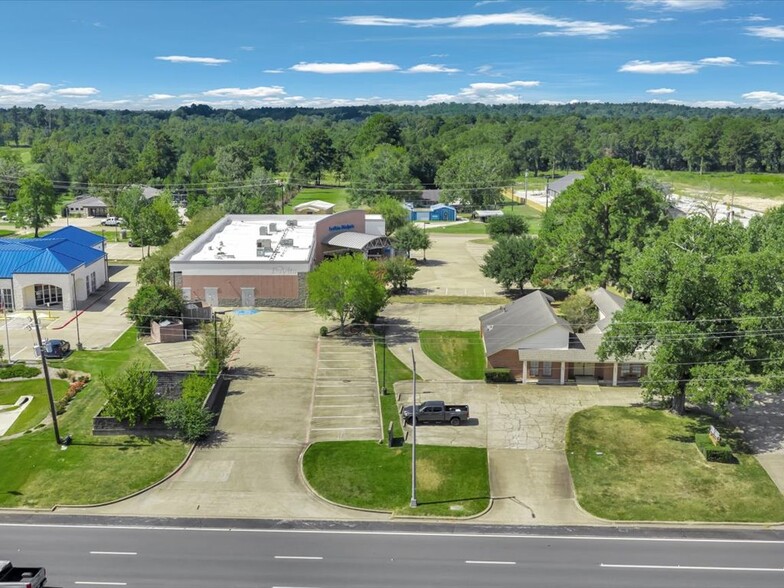 700 S John Redditt Dr, Lufkin, TX for lease - Building Photo - Image 2 of 15