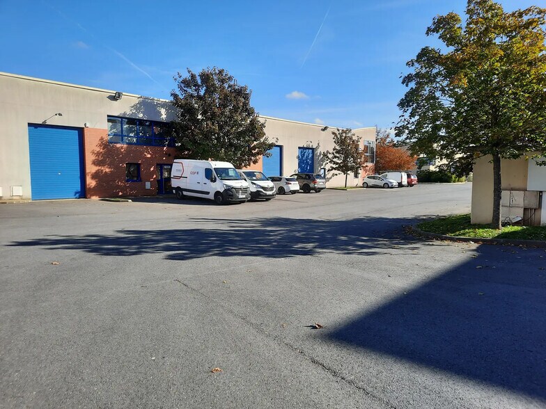 Flex in  for lease - Building Photo - Image 3 of 4