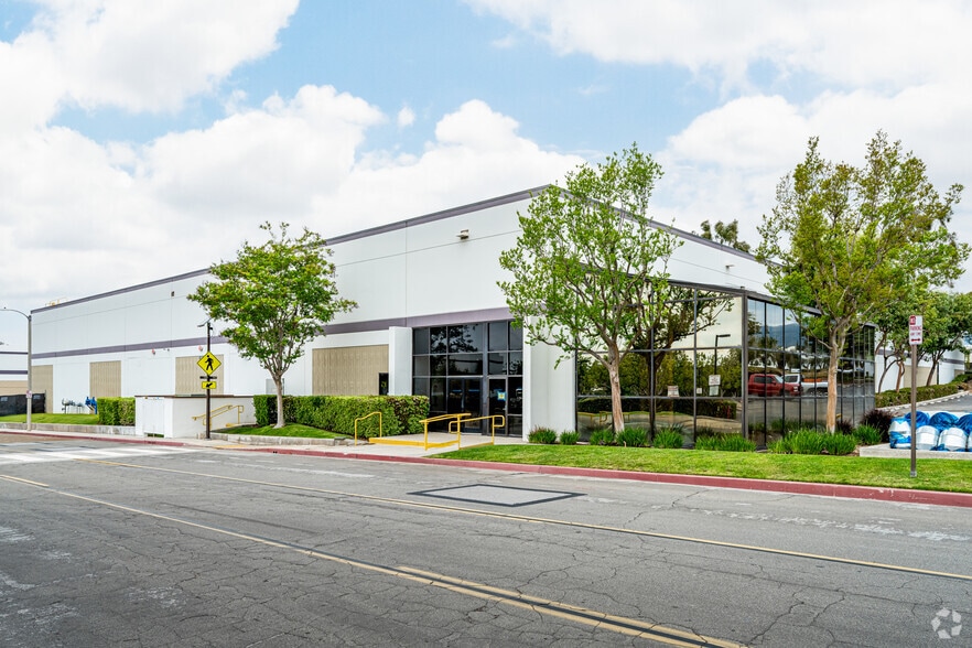 502 W Covina Blvd, San Dimas, CA for lease - Primary Photo - Image 1 of 6