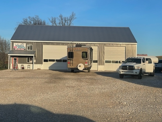 6000 Happy Valley Rd, Cave City, KY for sale Primary Photo- Image 1 of 1