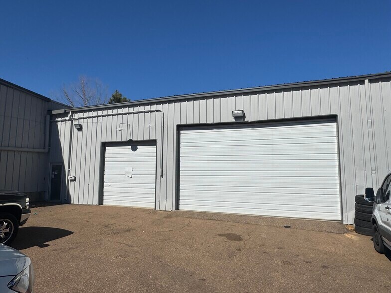 642 Ridgewood Rd, Ridgeland, MS for lease - Building Photo - Image 3 of 3