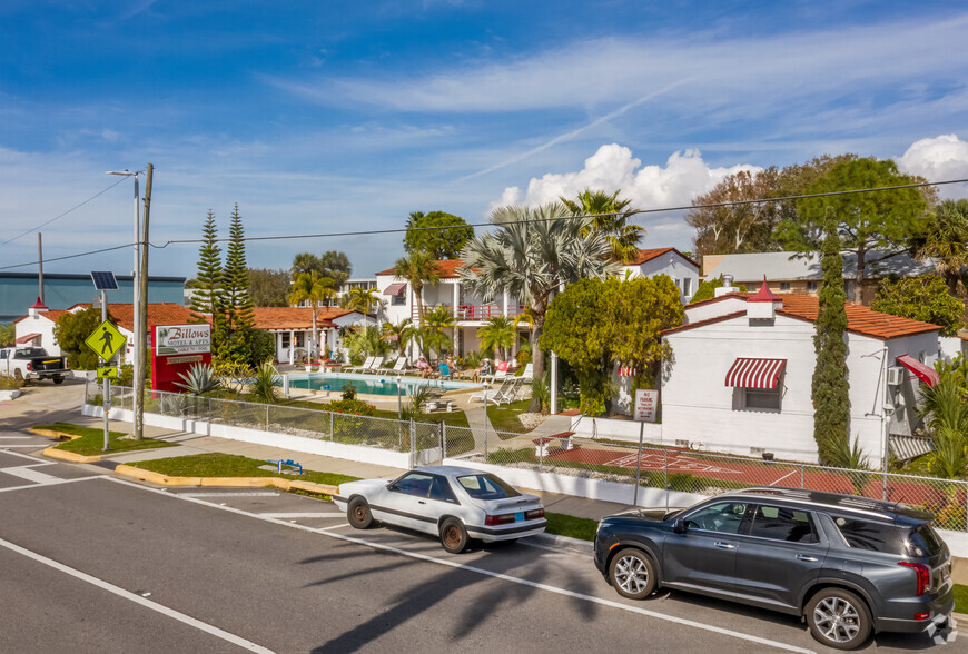 16813 Gulf Blvd, Redington Beach, FL for sale - Primary Photo - Image 1 of 1