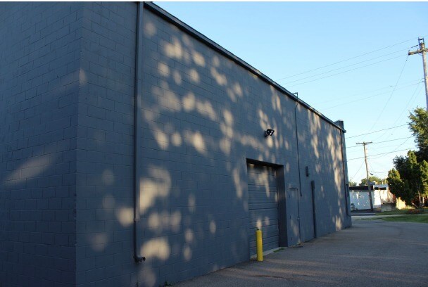 607 N Rochester Rd, Clawson, MI for lease - Building Photo - Image 2 of 2