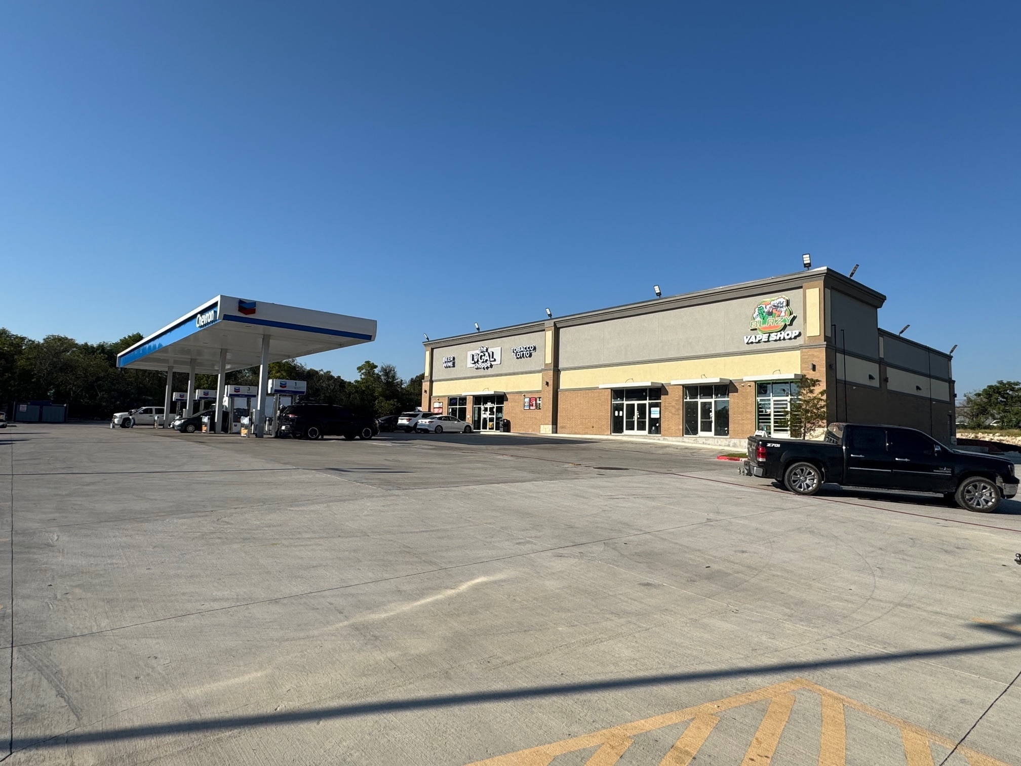 5815 S Cockrell Hill Rd, Dallas, TX for lease Building Photo- Image 1 of 7