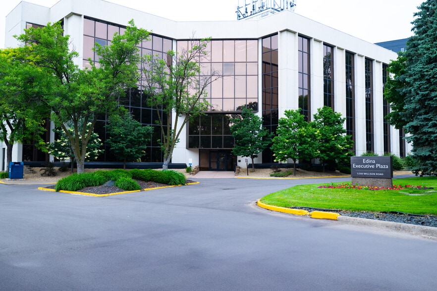 5200 Willson Rd, Edina, MN for lease - Building Photo - Image 2 of 2